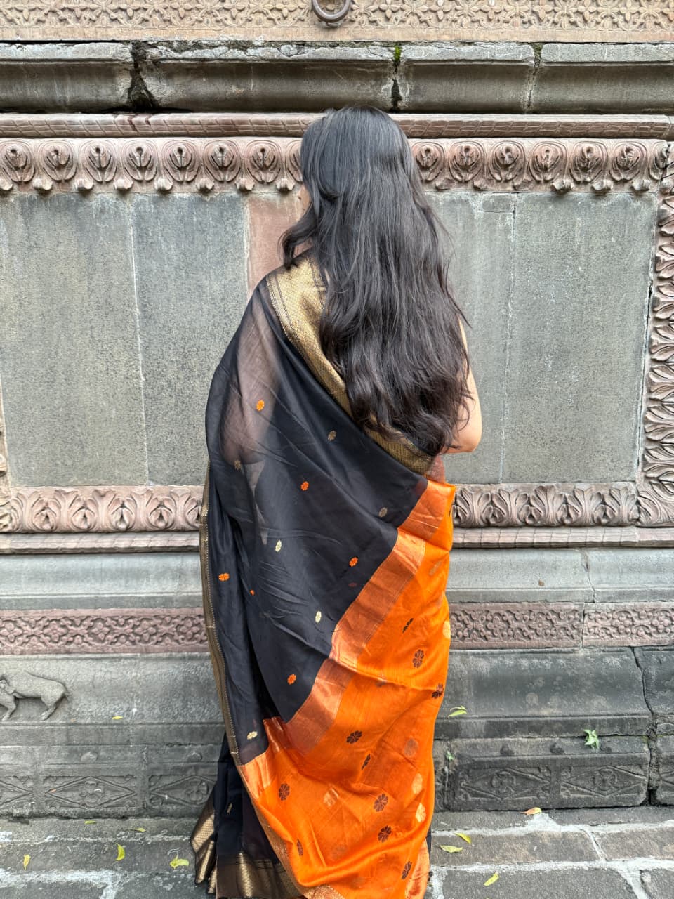 Handwoven Black & Rust Maheshwari Saree with Zari Border